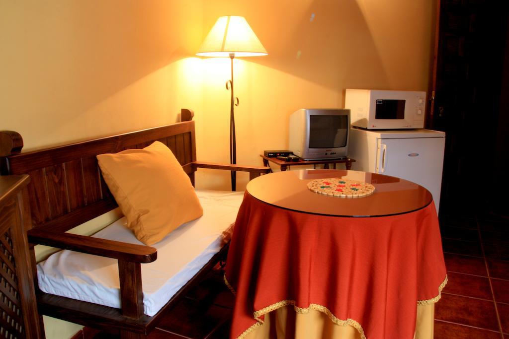 La Boticaria Casa Rural Apartamento Descargamaria Phòng bức ảnh